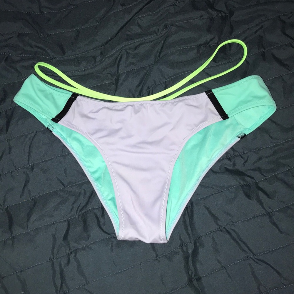Bikini bottoms